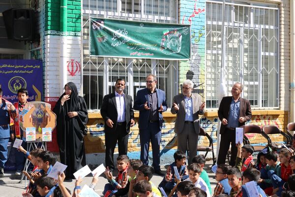 جشن عاطفه‌ها در مدرسه بزرگمهر مرند