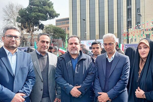 حضور اقشار مختلف مردم شهرری در راهپیمایی ۲۲ بهمن