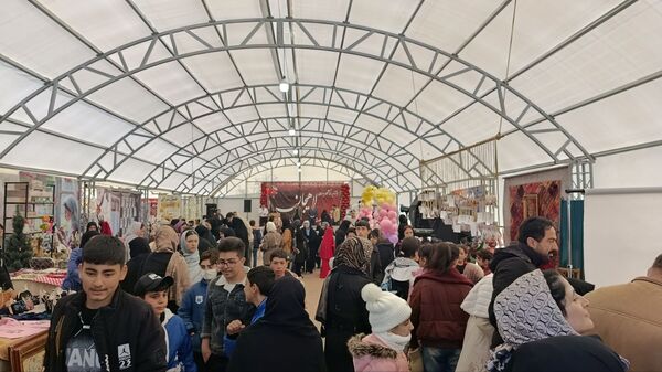 نمایشگاه یلدا در سایه‌سار چنار کهن لاهیجان تبریز گشایش یافت