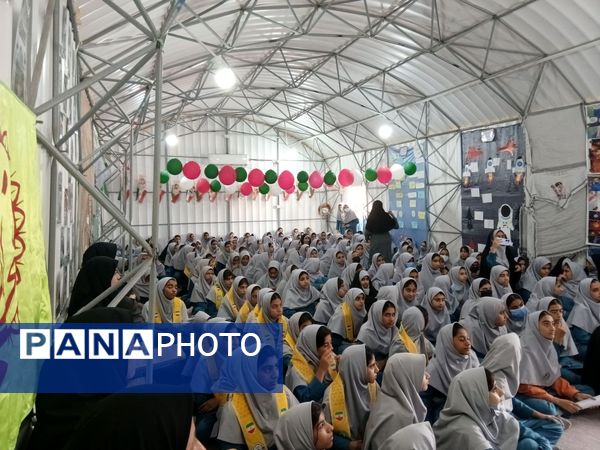 جشن۲۲بهمن در دبیرستان شاهد شهید مصلحی