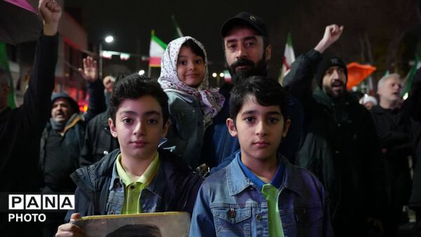 تجمع باشکوه مردم فردیس در یاد و خاطره رهبر شهید امام خامنه‌ای
