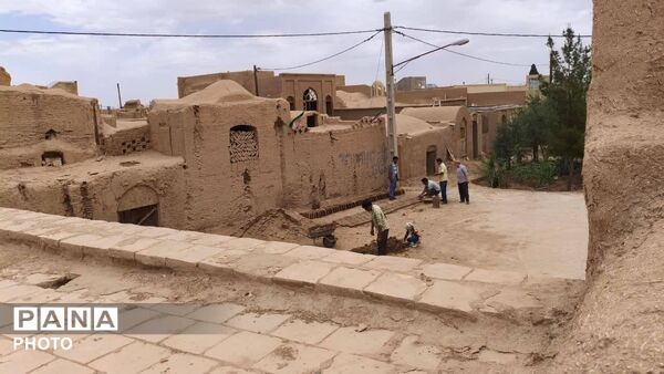 احیای قلعه عز‌آباد؛ روایتی از مردمی که نمی‌گذارند میراث فراموش شود