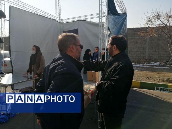 مردم غیور ملارد با حضور پرشور خود در راهپیمایی ۲۲ بهمن، ثابت کردند که همچنان پای انقلاب اسلامی ایستاده‌اند.