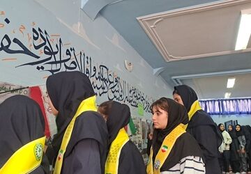روایت عشق به ایران در نمایشگاه نقاشی «ایرانمون» دبیرستان زکیه