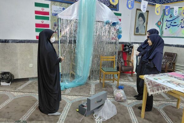  مراسم ولادت دخت نبوت بانوی دو عالم همسر ولایت توسط دانش‌آموزان انجمن اسلامی فیروزکوه