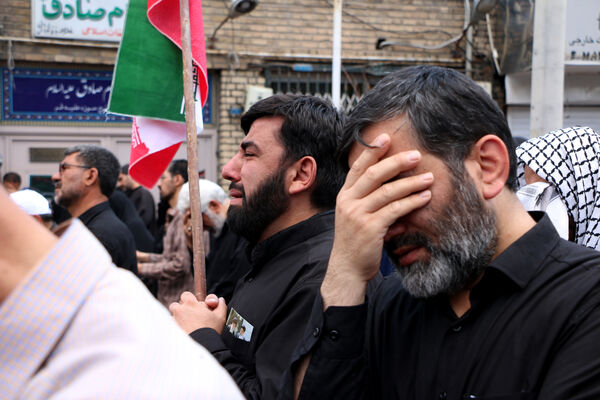 راهپیمایی نمازگزاران جمعه قم در محکومیت جنایات اردوگاه «النصیرات»