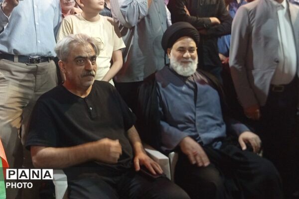 حضور مصطفی خوش چشم در تجمعات شبانه نسیم‌شهر 