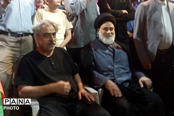 حضور مصطفی خوش چشم در تجمعات شبانه نسیم‌شهر 
