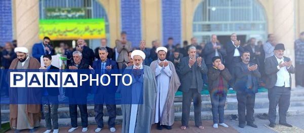 اقامه‌ نماز‌ عیدفطر در شهر وردنجان