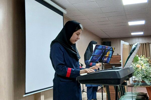 گردهمایی‌ دانش آموزی در هفته کتاب و کتابخوانی