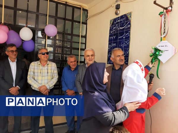 زنگ شکوفه‌ها در شهرستان عباس‌آباد به صدا درآمد