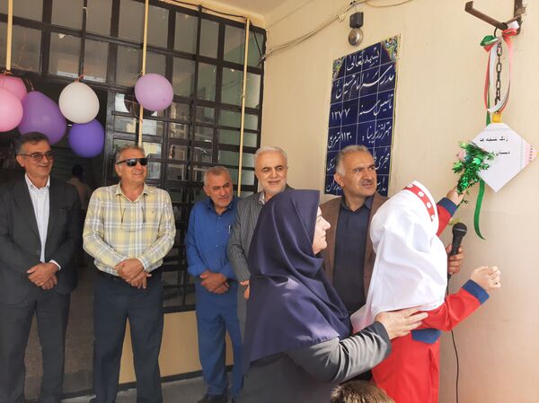 زنگ شکوفه‌ها در شهرستان عباس‌آباد به صدا درآمد
