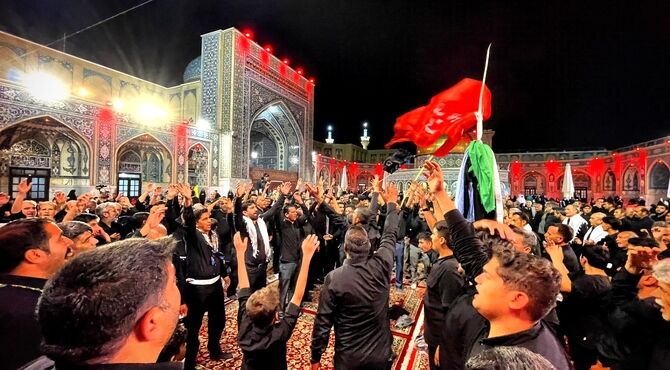 هیأت عزاداران حسینی کاشمر در حرم مطهر رضوی