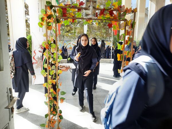 طلوعی تازه برای دانش‌آموزان دبیرستان مصلی نژاد حضرت زهرا در اول مهر