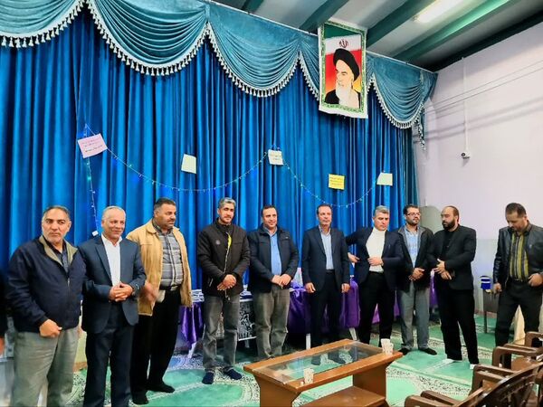 نمایشگاه هنر در دبیرستان دخترانه نور دانش