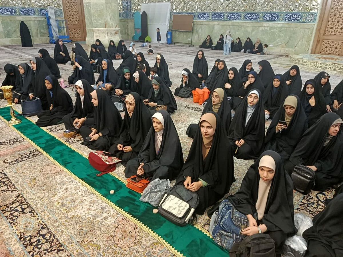 غبارروبی حرم حضرت معصومه(س) با حضور اصحاب رسانه