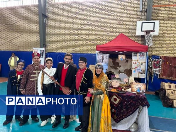 یلدایی به یاد ماندنی در مدرسه البرز رودهن