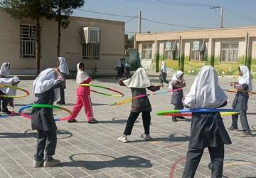 برگزاری المپیاد ورزشی درون‌مدرسه‌ای در دبستان دخترانه ادب زارچ