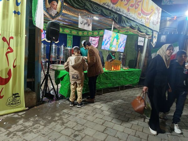 برپایی چایخانه جوانان مهدوی در نیشابور 