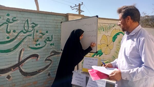  انتخابات انجمن اولیا و مربیان در دبیرستان پگاه مارکده