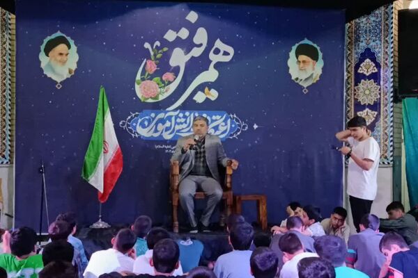 اعتکاف یعنی پاکی و صمیمیت 
