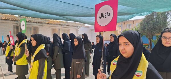 افتتاحیه المپیاد ورزشی در دبیرستان فرزانگان دوره اول 