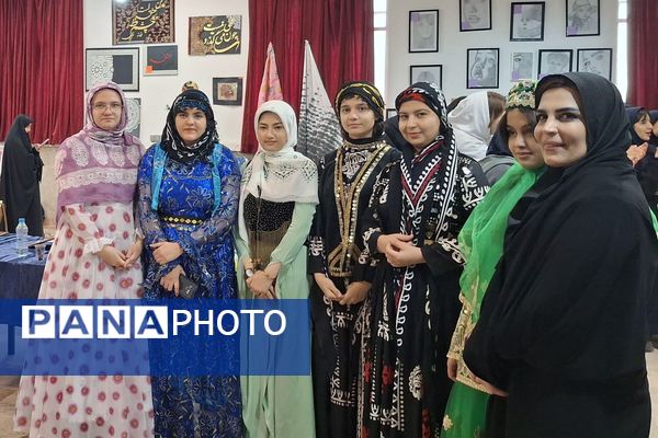 جشنواره "ایران رنگارنگ" در هنرستان سعادت پردیس