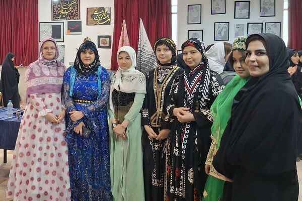 جشنواره "ایران رنگارنگ" در هنرستان سعادت پردیس