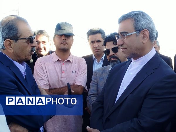 خراسان رضوی میزبان جهش انرژی پاک؛ افتتاح و کلنگ‌زنی پروژه‌های خورشیدی با حضور استاندار