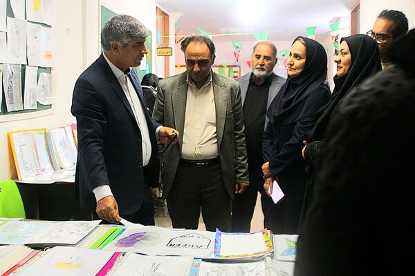  آیین افتتاح جشنواره ماها و ایران‌مون در دبیرستان خدیجه کبری پردیس 