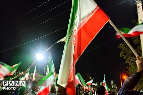 سنگر ما خیابان است 