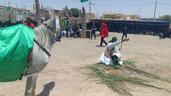 شام غریبان در  میدان منطقه سرولایت روستای سلطان آباد 