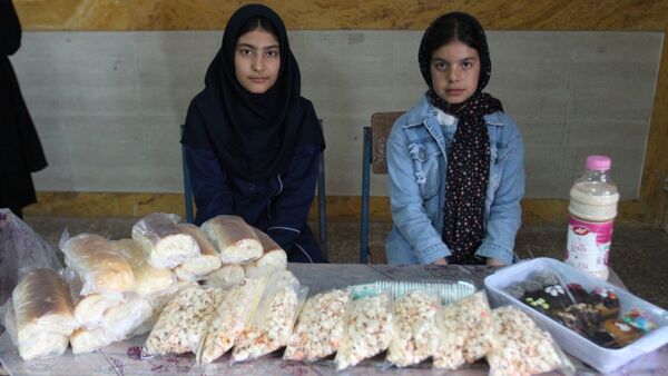 بازارچه دانش‌آموزی دبیرستان سپیده کاشانی ناحیه۱ 