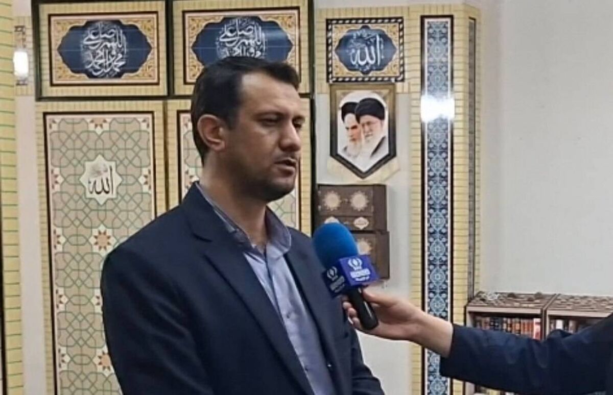 اهدای ۵۰۰ بسته لوازم‌التحریر به دانش‌آموزان کم‌برخوردار 