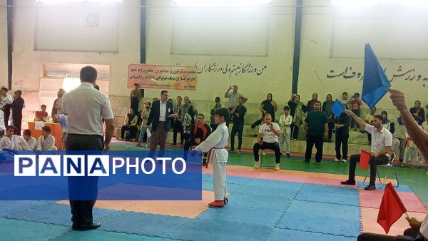 برگزاری مسابقات قهرمانی کاراته سبک شوتوکان در قائمشهر