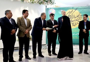 گزارشی از آیین تجلیل از برگزیدگان جشنواره‌های فرهنگی و هنری شمال‌غرب کشور