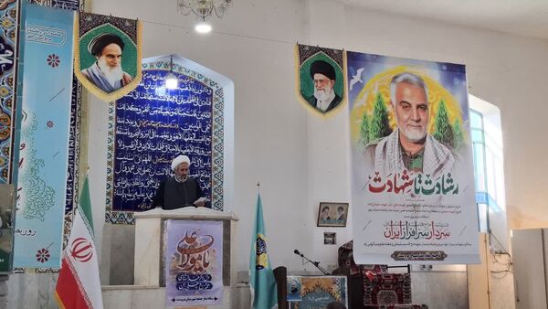 حضور پرشور دانش‌آموزان در مراسم عبادی - سیاسی نماز جمعه شهرستان مروست