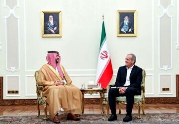 پزشکیان: ایران و عربستان می‌توانند الگویی برای همکاری‌های منطقه‌ای باشند