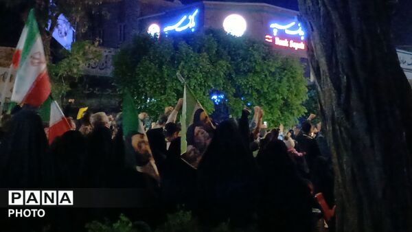 مشت ها بر فراز آسمان نیشابور نمایان شد 