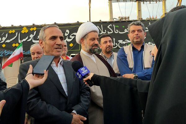 خدمت‌رسانی دانش‌آموزان در موکب «عشاق‌الحسین(ع)» سازمان دانش آموزی شهرستانهای تهران