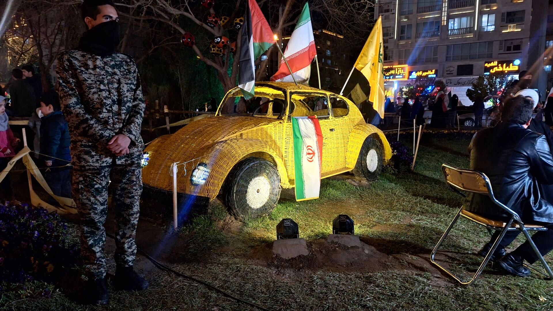 راه رهبر شهیدمان و شهدای میناب را ادامه می دهیم