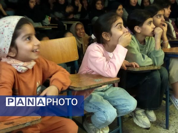 رصد آموزشی ماه در مدرسه حضرت فاطمه(س) میناب؛ گامی برای پرورش استعدادهای نجومی