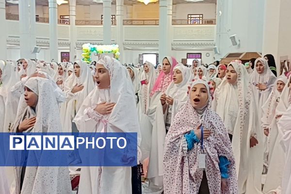 برگزاری جشن ۱۰۰۰ دانش‌آموز دختر روزه اولی در شیراز