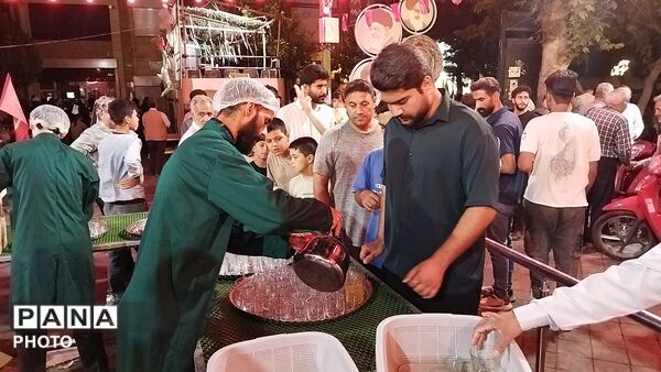 چایخانه حضرت زهرا(س)، میزبان عاشقان در شب‌های انتظار و شهادت