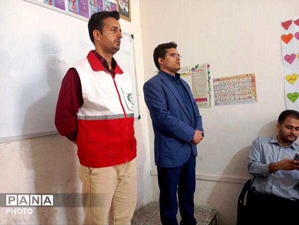 کلاس های آموزش خود امدادی و بهداشت دهان و دندان 