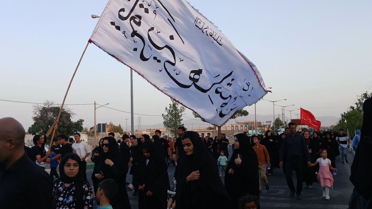 آیین پیاده روی باشکوه جاماندگان اربعین حسینی در شهرستان کاشمر 