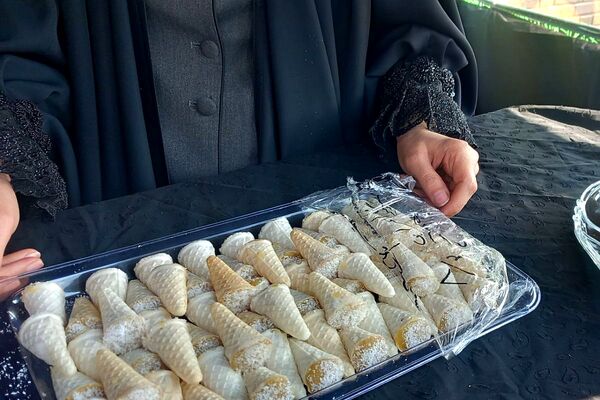 سوگواری فرهنگیان و دانش‌آموزان شهرستان قرچک در مدرسهٔ متوسطه اول بنیاد پانزده خرداد 