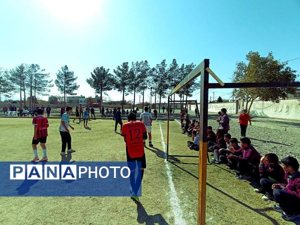 مسابقات فینال لیگ فوتبال درون مدرسه ای دبیرستان میثاق 