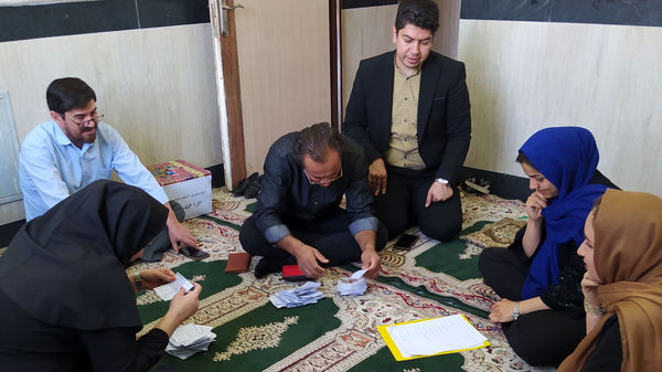 برگزاری جلسه انجمن اولیاء و مربیان دبستان معلم 