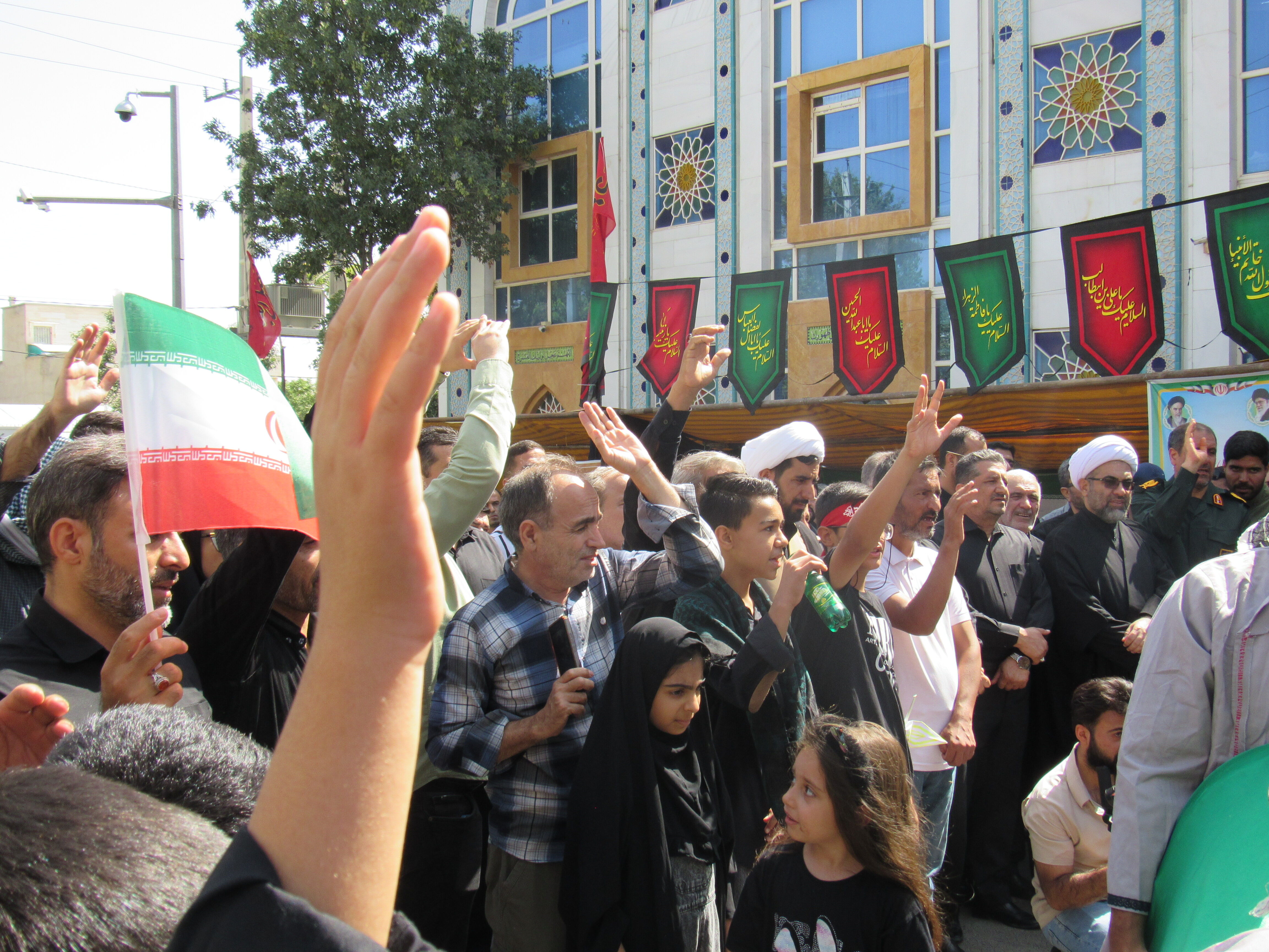 مشتاقان زیارت اربعین در سنندج پای‌کار راهپیمایی جاماندگان